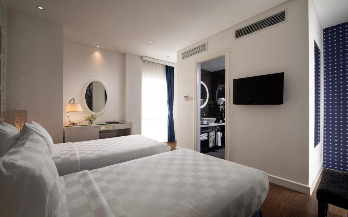 Khách sạn Le Petit & Rooftop Bar 4*